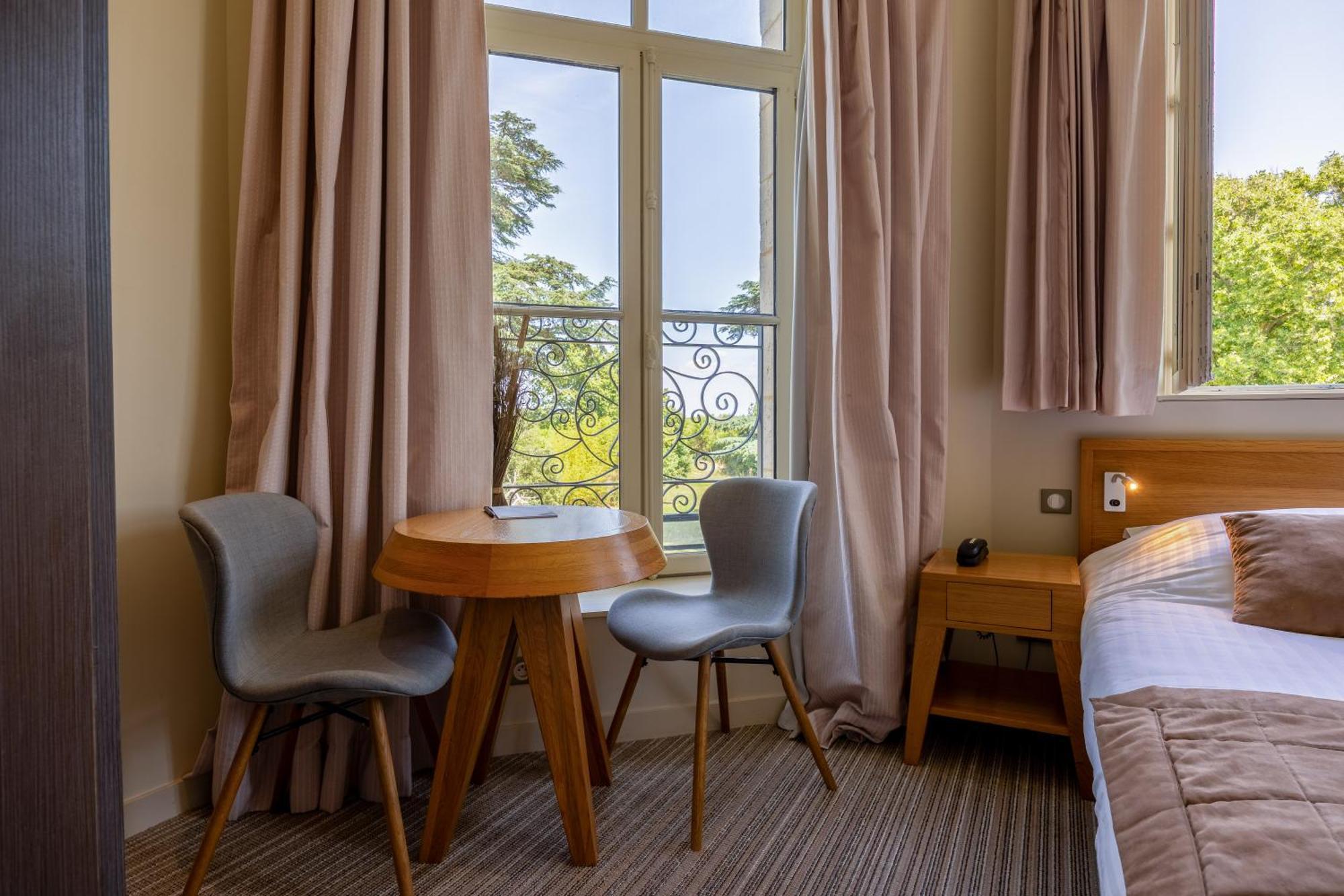 Hotel Et Spa Du Chateau Лагор Екстериор снимка